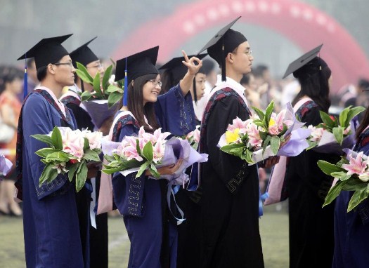 RANGKAIAN BUKET BUNGA CANTIK UNTUK PERAYAAN WISUDA  Toko 